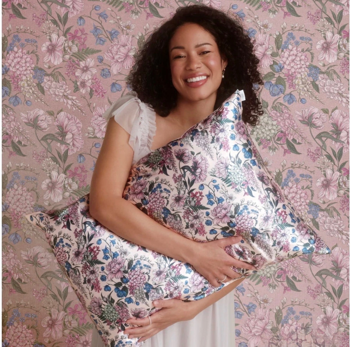 Bridgerton x Kitsch Satin Pillowcase - * 2 Options *