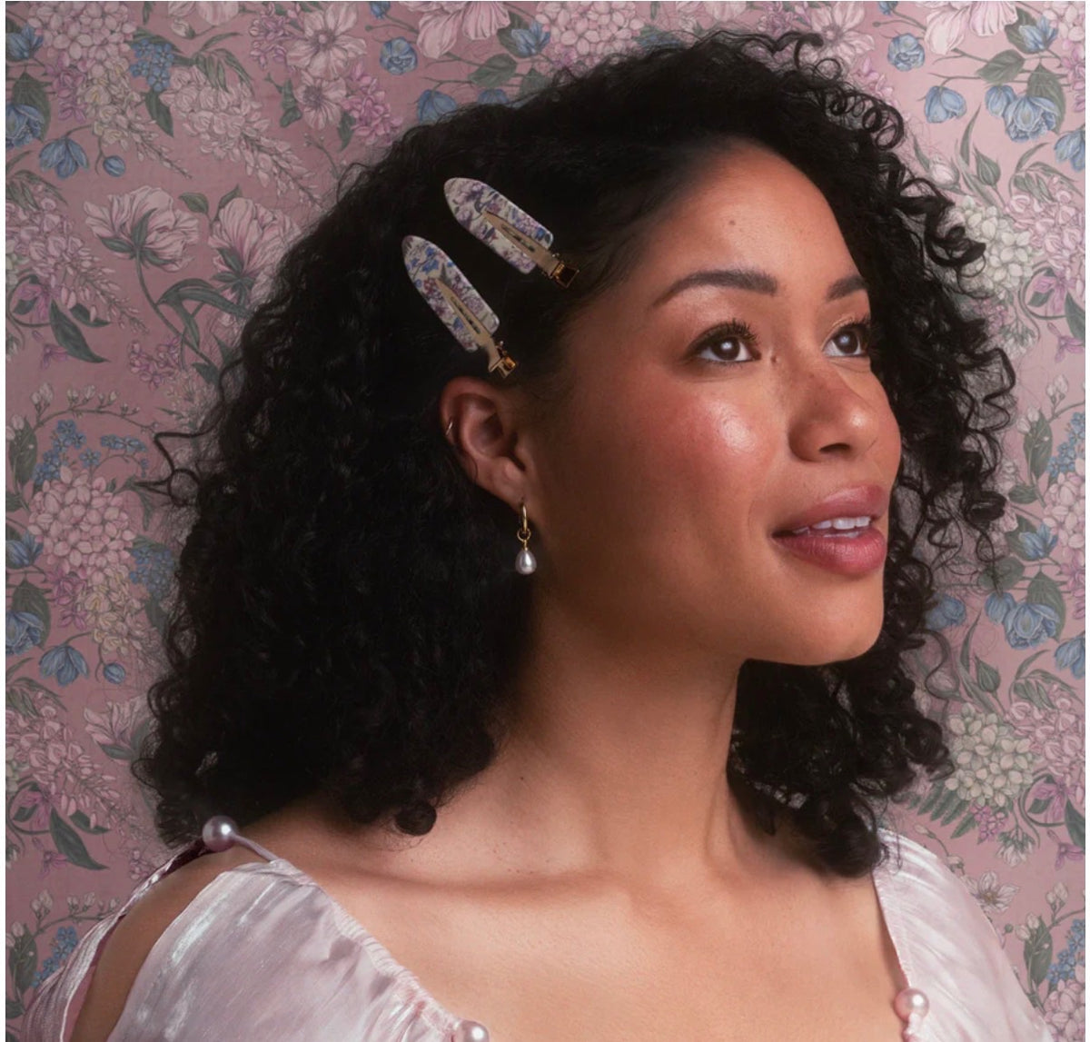 Bridgerton x Kitsch Creaseless Clips in Toile in Bloom