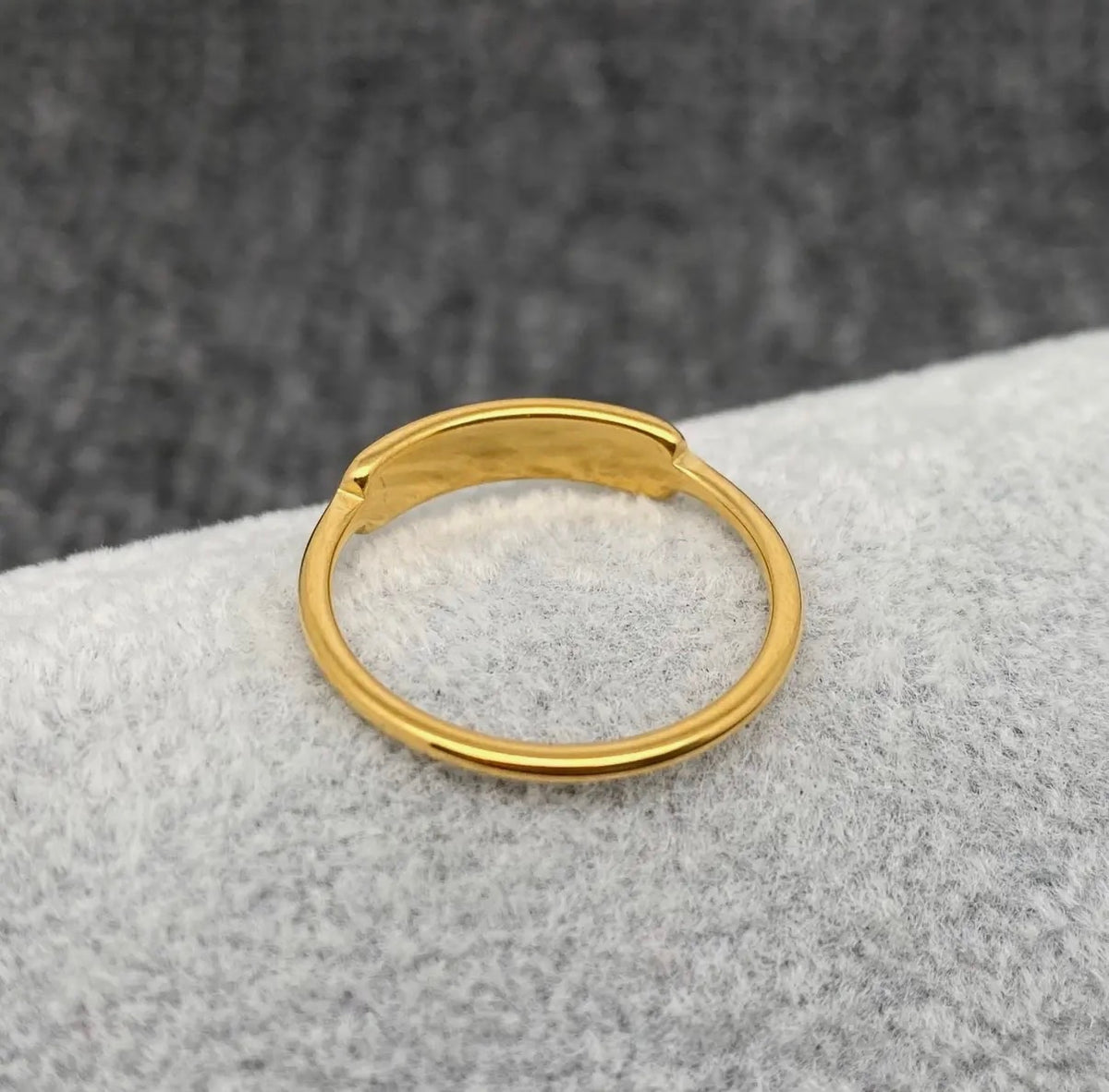 Curved Shell Ring