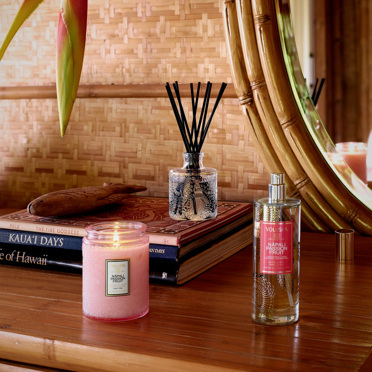 Voluspa Nāpali Passion Fruit Candle - * Multiple Sizes *