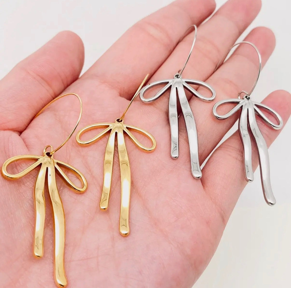 Bow Dangle Earrings - * 2 Colors *