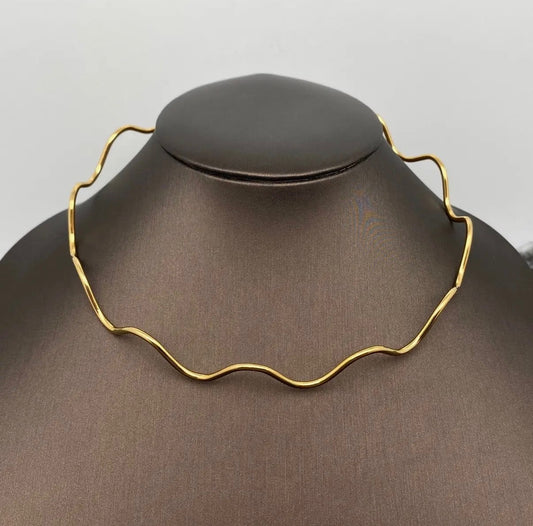 Wavy Adjustable Cuff Choker