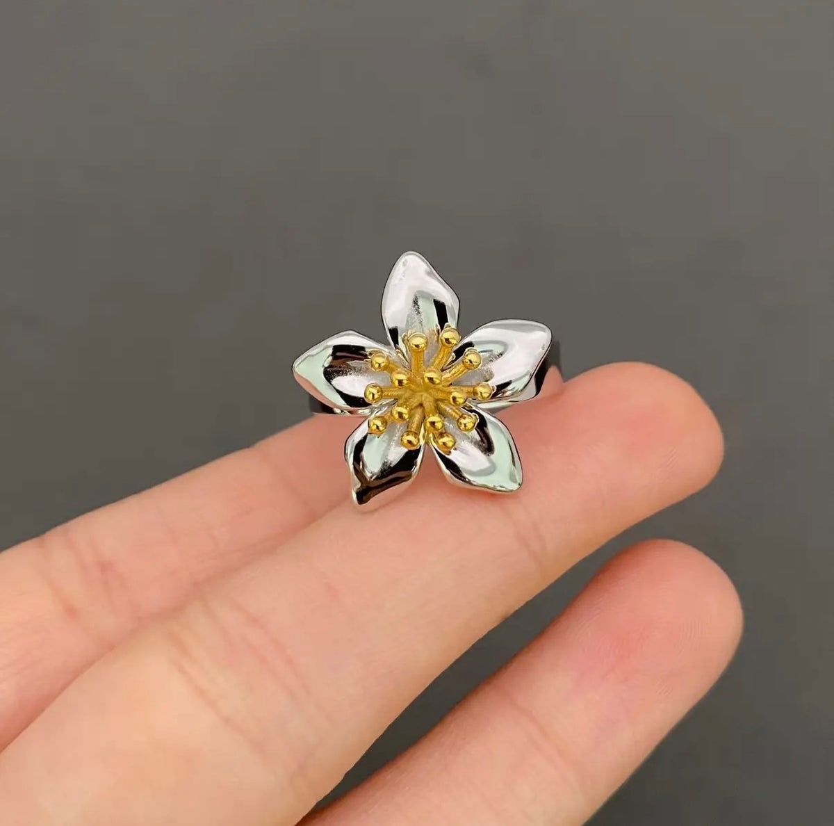 Two Tone Flower Ring
