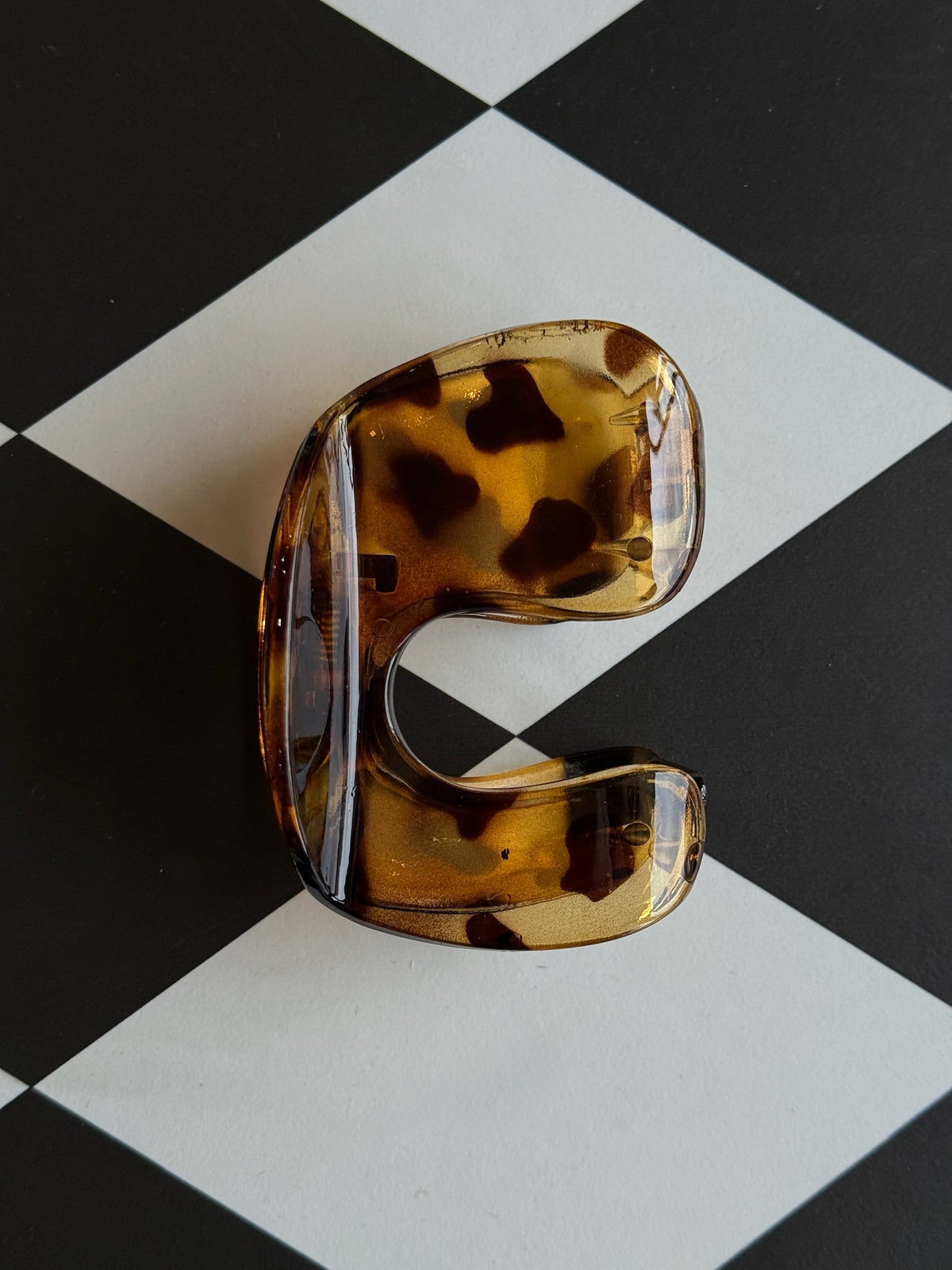 C-Shaped Medium Claw Clip - * Multiple Colors *