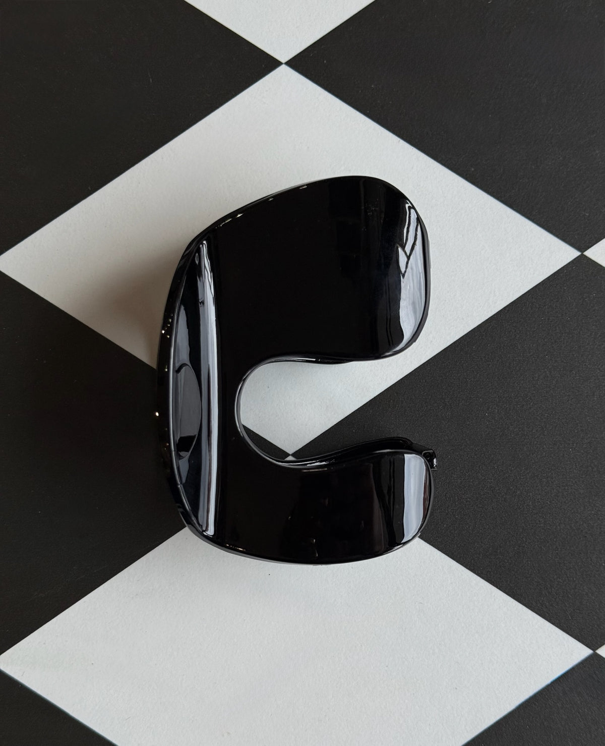C-Shaped Medium Claw Clip - * Multiple Colors *
