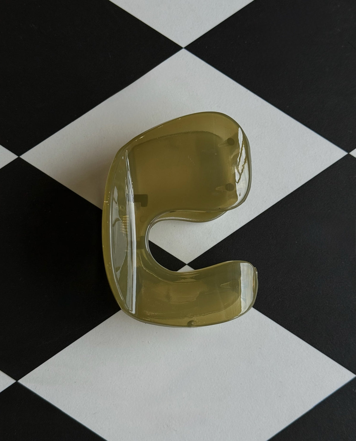 C-Shaped Medium Claw Clip - * Multiple Colors *