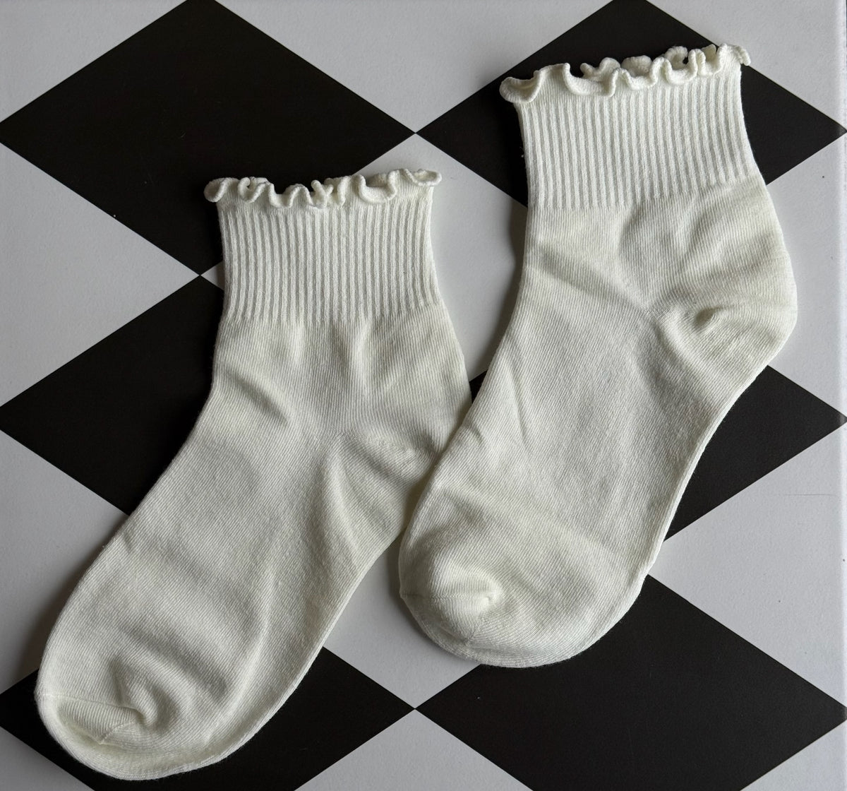 Lettuce-Edge Ankle Socks - * Multiple Colors *