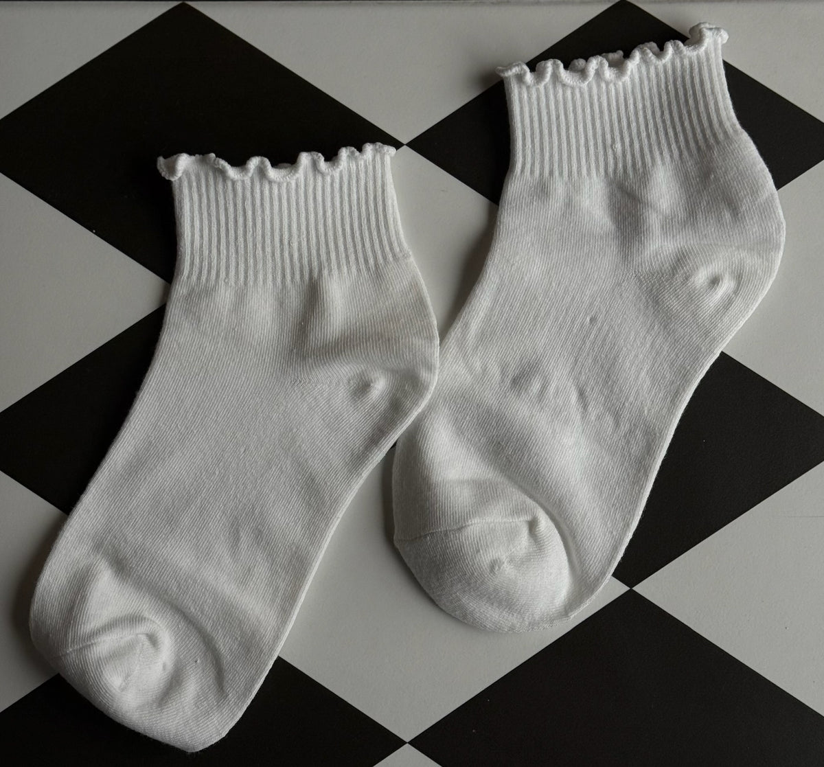 Lettuce-Edge Ankle Socks - * Multiple Colors *