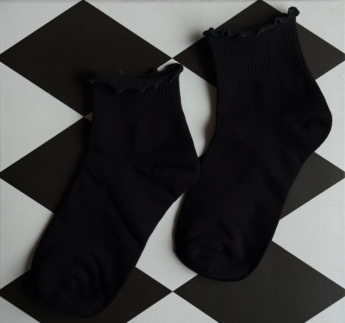 Lettuce-Edge Ankle Socks - * Multiple Colors *