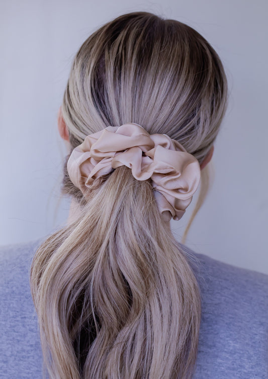 Silk Jumbo Scrunchie *Beige*