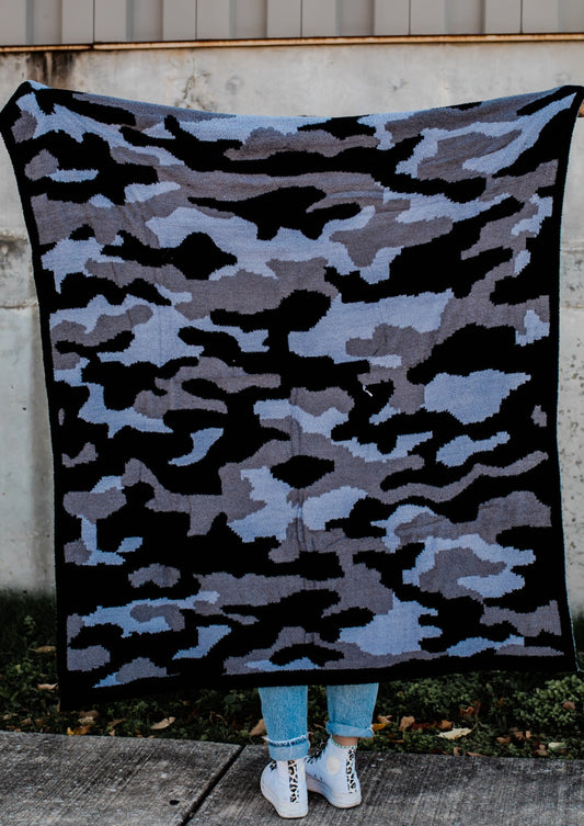 Comfy Luxe Camo Blanket - Blue/Gray