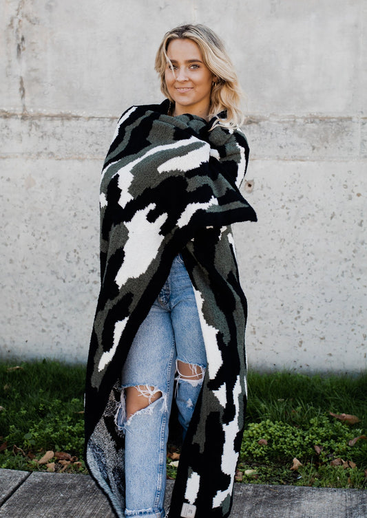 Comfy Luxe Camo Blanket - Green